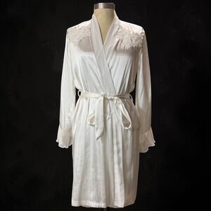 Linea Donatella S/M Satin Bridal Robe White Lace Pearl Kimono Lingerie Sexy Luxe